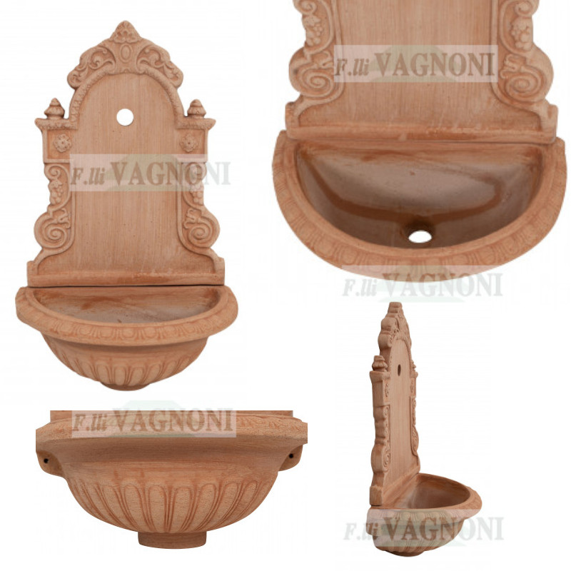 FONTANA IN TERRACOTTA SOSPESA LAVORATA CM. 64